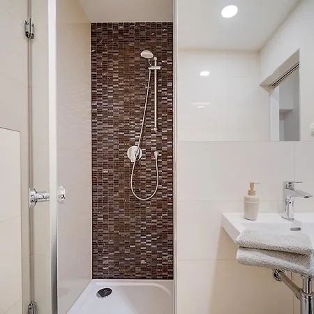 Modern Old Town With Balcony - Walk Everywhere براغ